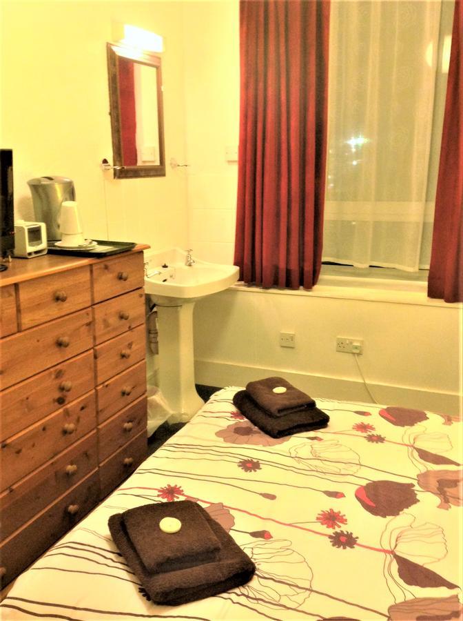 אברדין Antrim Guest House חדר תמונה