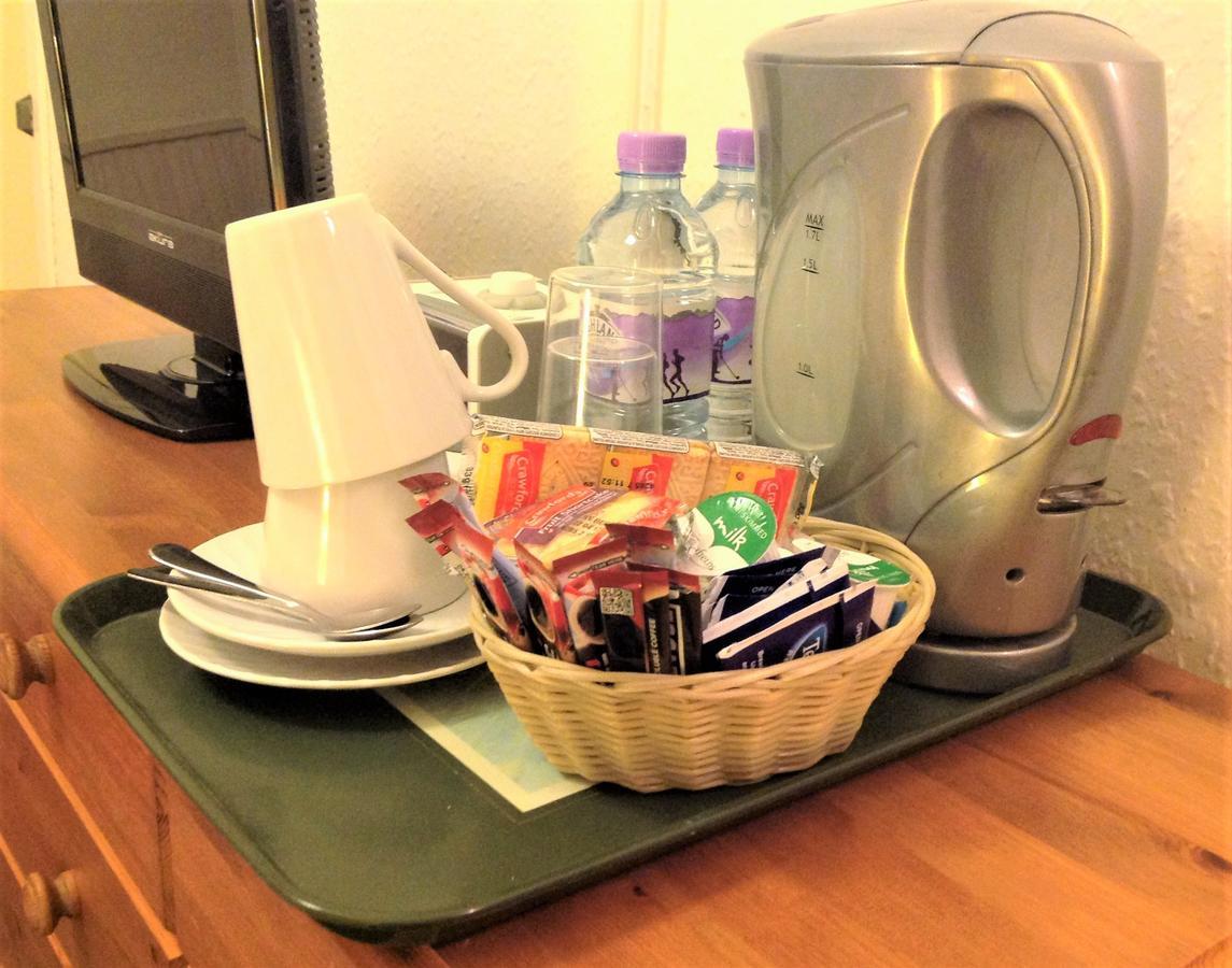 אברדין Antrim Guest House חדר תמונה
