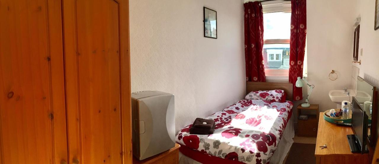 אברדין Antrim Guest House מראה חיצוני תמונה