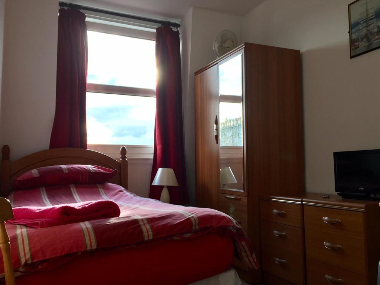 אברדין Antrim Guest House מראה חיצוני תמונה